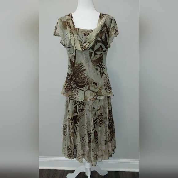 Signature by Robbie Bee Dresses & Skirts - Signature by Robbie Bee 2 piece silk green and brown blouse and skirt Size 12